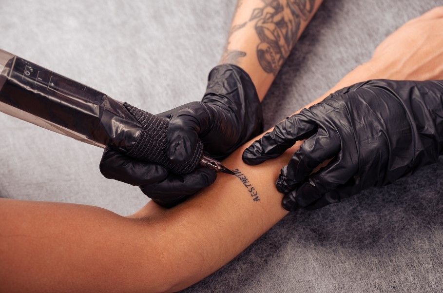 כמה עולה קעקוע קטן